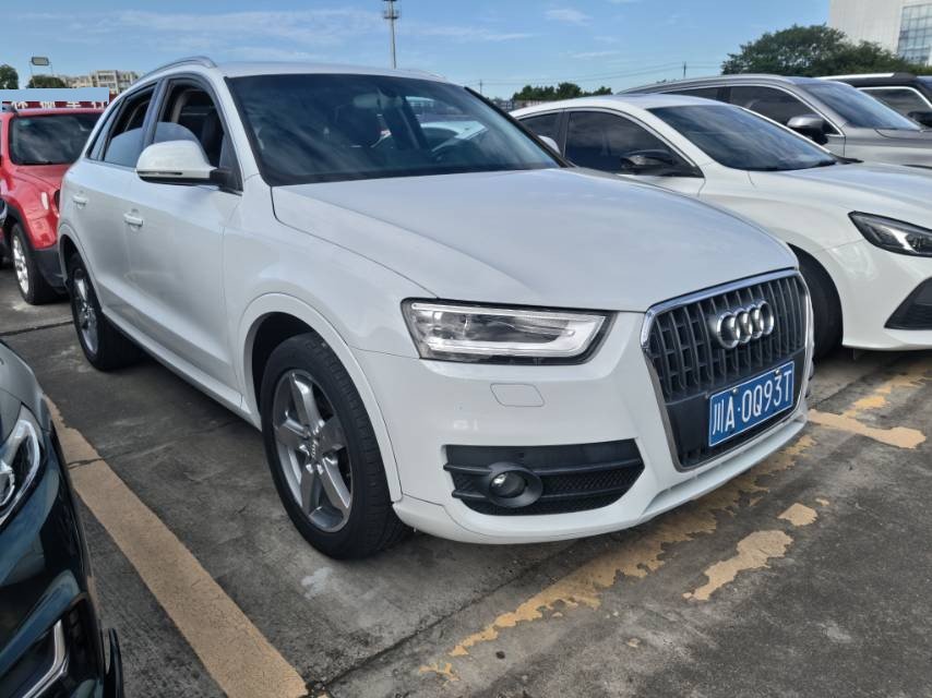 Audi Q3 2016 car image #3