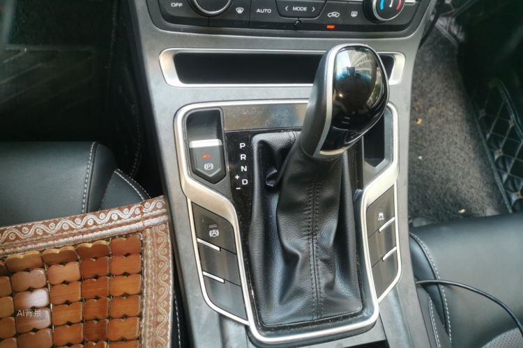 GEELY Emgrand 2018 car image #16