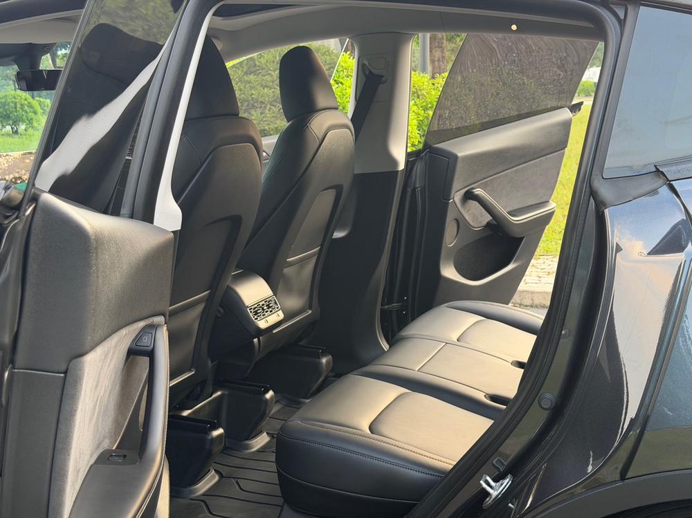 Tesla Model Y 2024 #18 Tesla Model Y 2024 car image #18