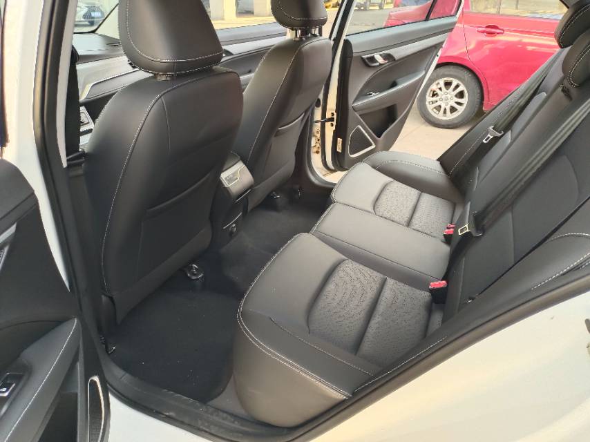 GEELY Emgrand 2021 car image #6