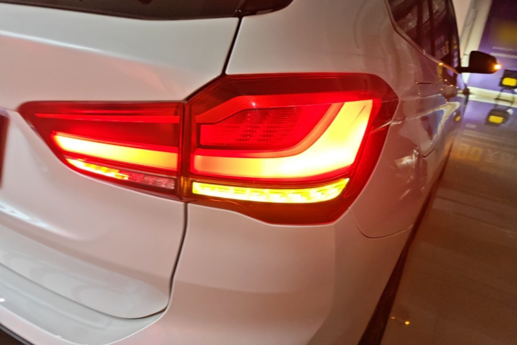 BMW X1 2021 car image #8