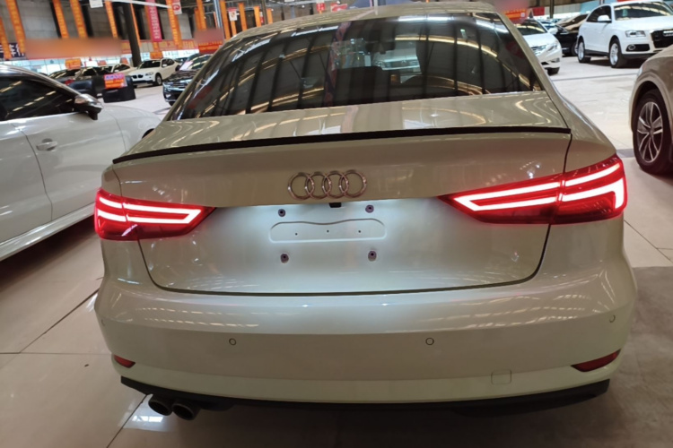 Audi A3 2018 car image #6