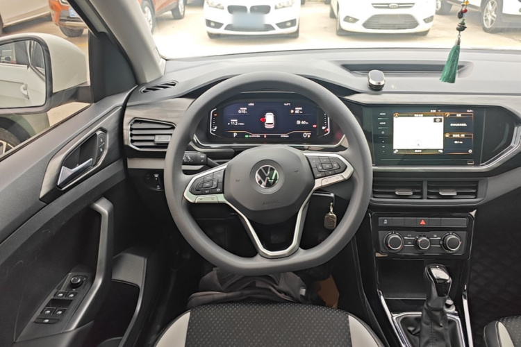 Volkswagen Tacqua 2020 immagine di auto #15