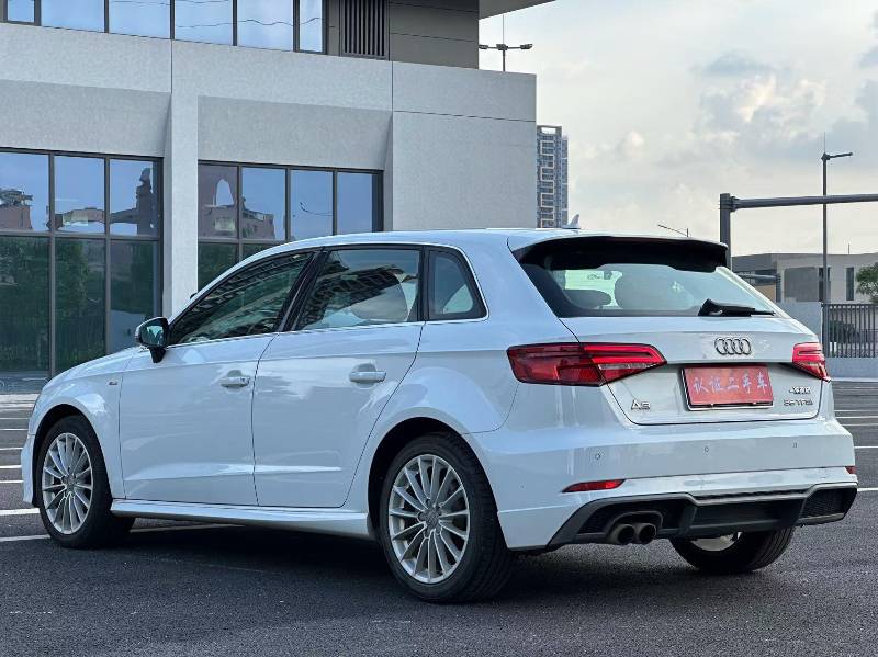 Audi A3 2018 car image #6