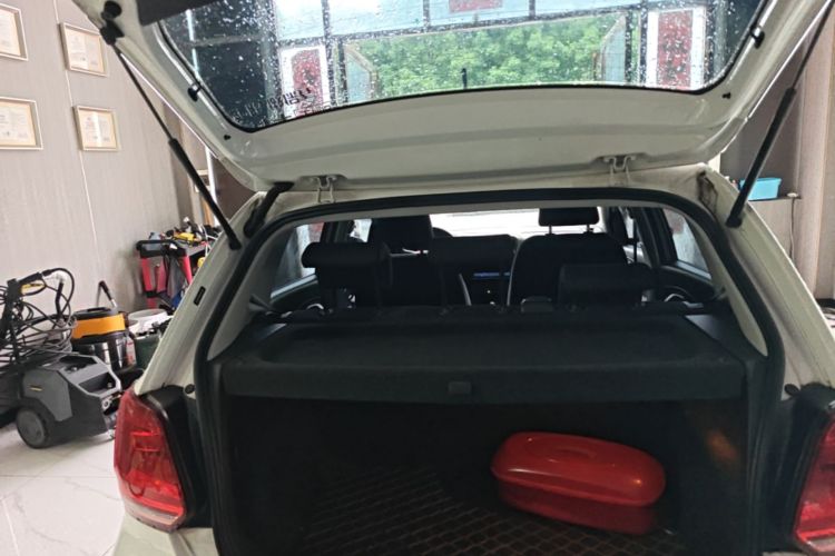 Volkswagen Polo 2019 car image #19