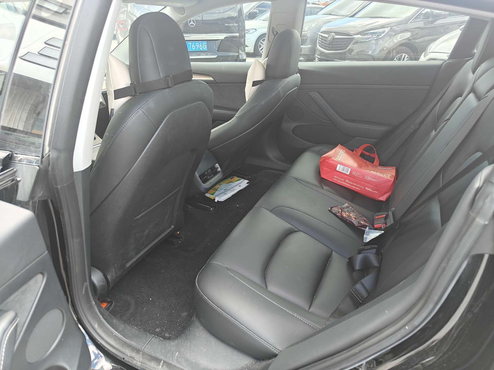 Tesla Model 3 2023 car image #3