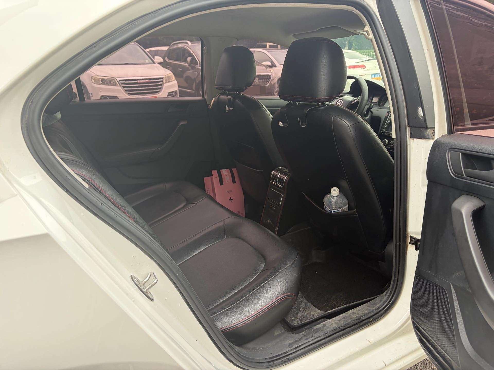 Volkswagen Santana 2019 car image #6