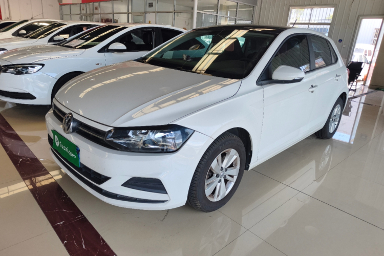 Volkswagen Polo 2020 car image #2