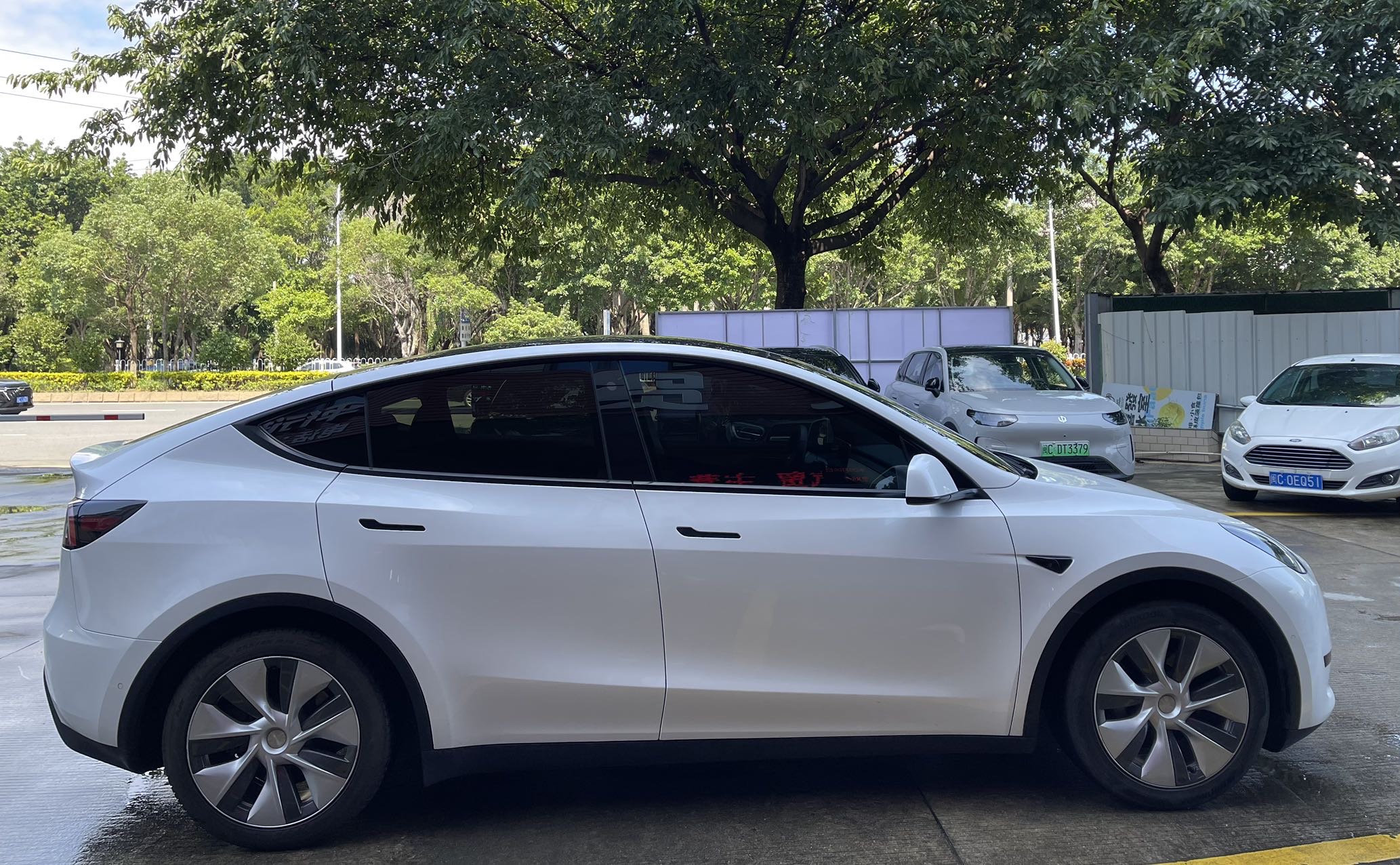 Tesla Model Y 2022 car image #5