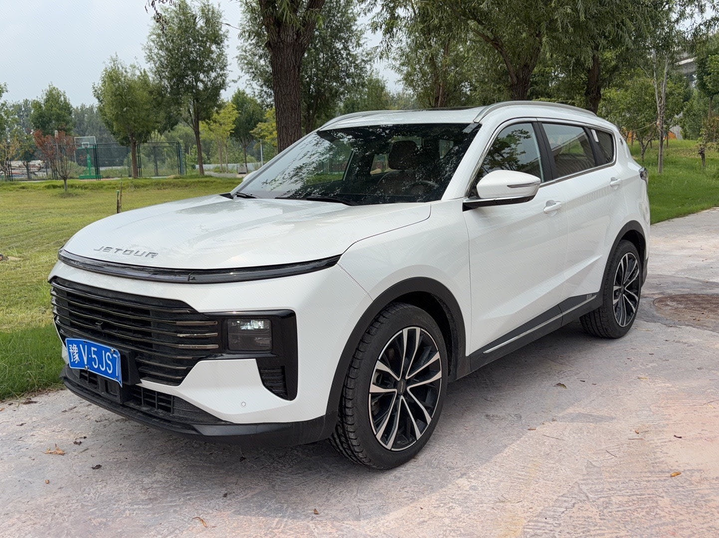 Jetour X70 PLUS 2024 car image 