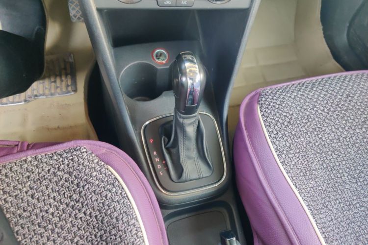 Volkswagen Polo 2015 #16 Volkswagen Polo 2015 car image #16