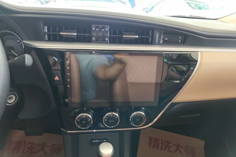 Toyota Corolla 2018 car image #13