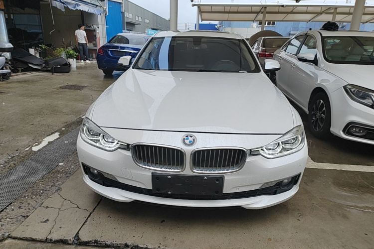 BMW 3 Series 2018 car image #3