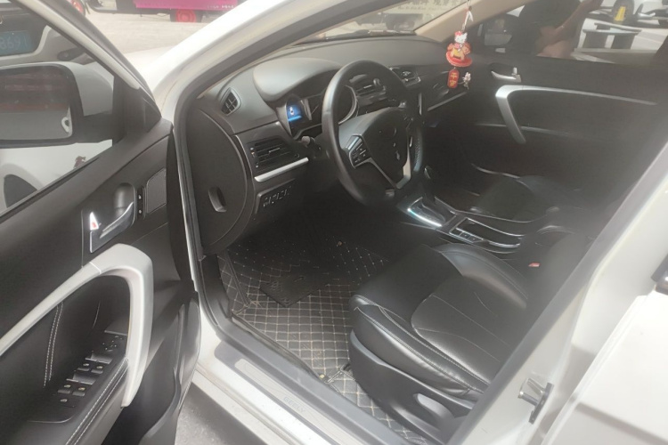 GEELY Emgrand 2016 car image #9
