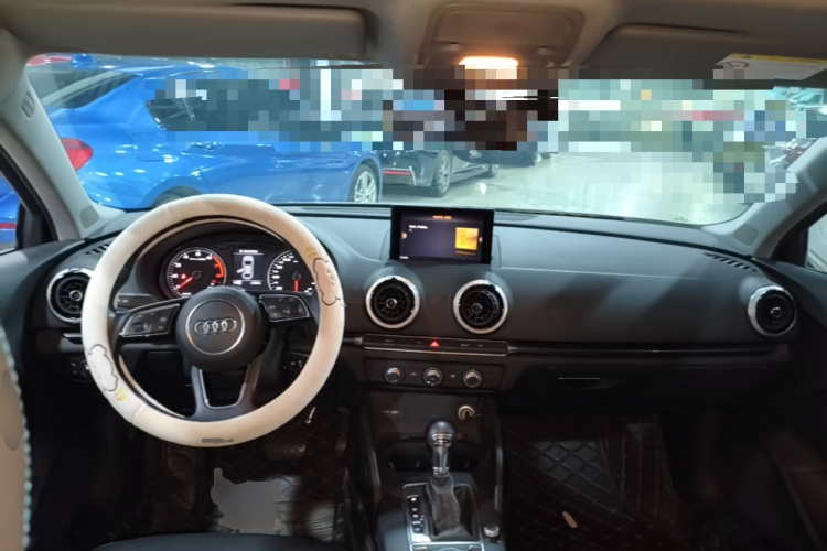 Audi A3 2019 car image #10