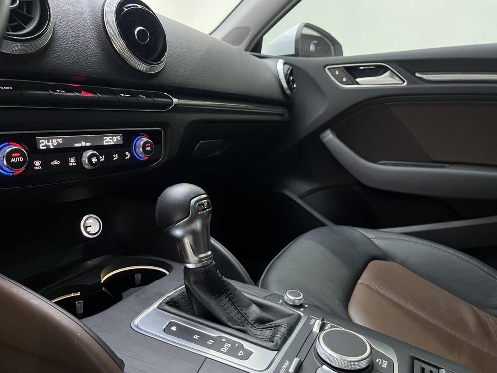 Audi A3 2018 car image #14