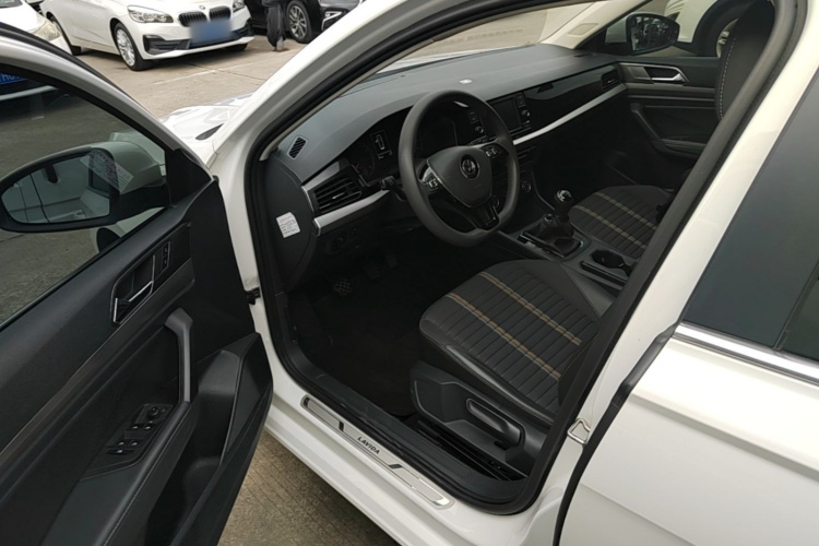 Volkswagen Lavida 2021 car image #16