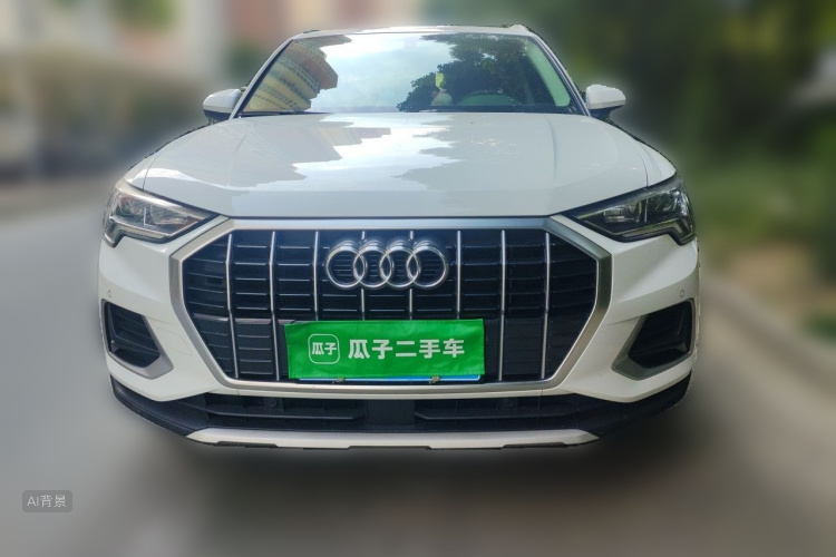 Audi Q3 2022 car image #3