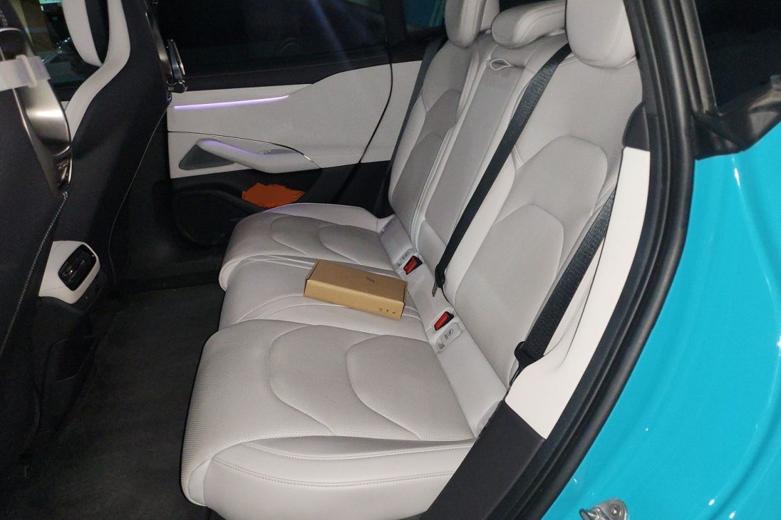 MI SU7 2024 car image #19