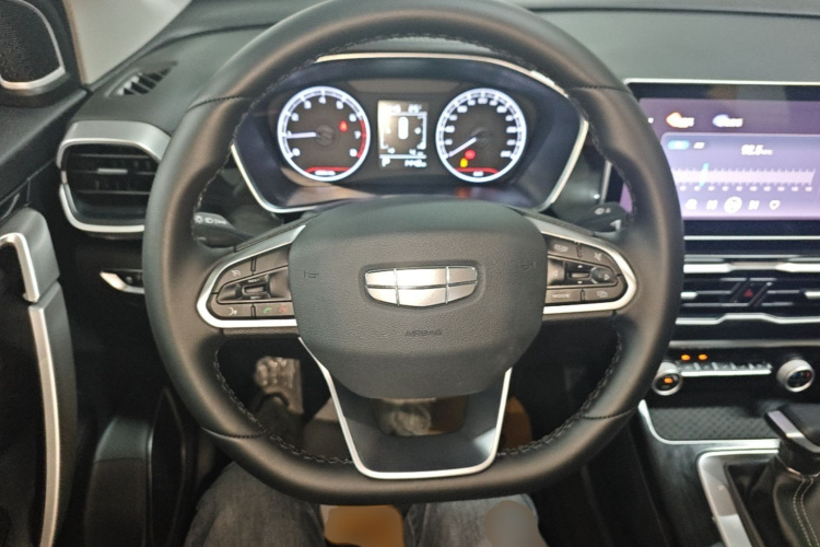 GEELY Coolray 2025 car image #11