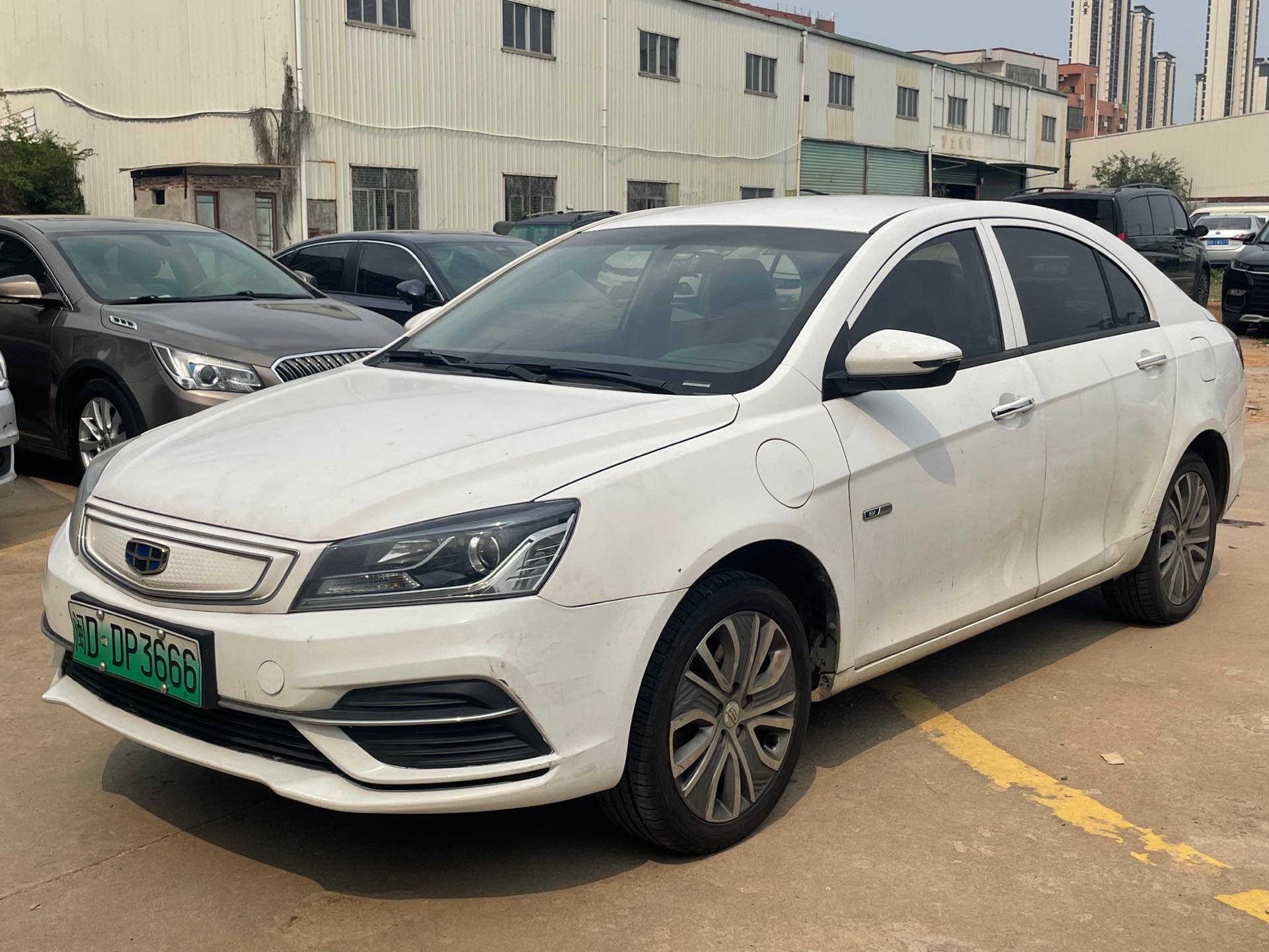 GEELY Emgrand New Energy 2019 immagine di auto 