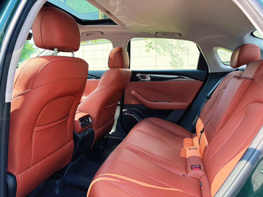 GEELY Emgrand 2025 car image #11