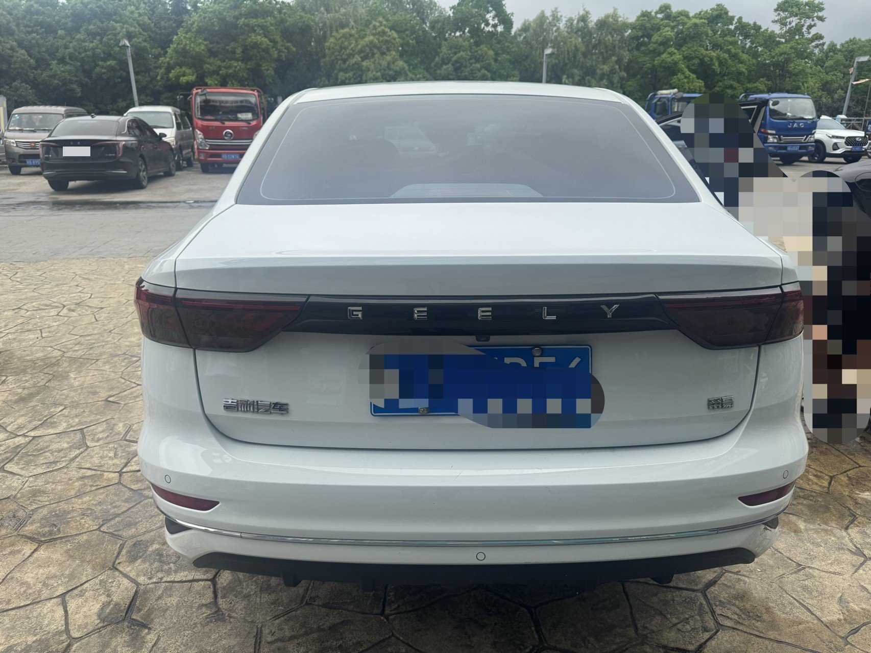 GEELY Emgrand 2023 صورة سيارة #2