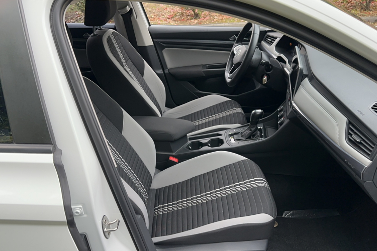 Volkswagen Bora 2023 car image #26