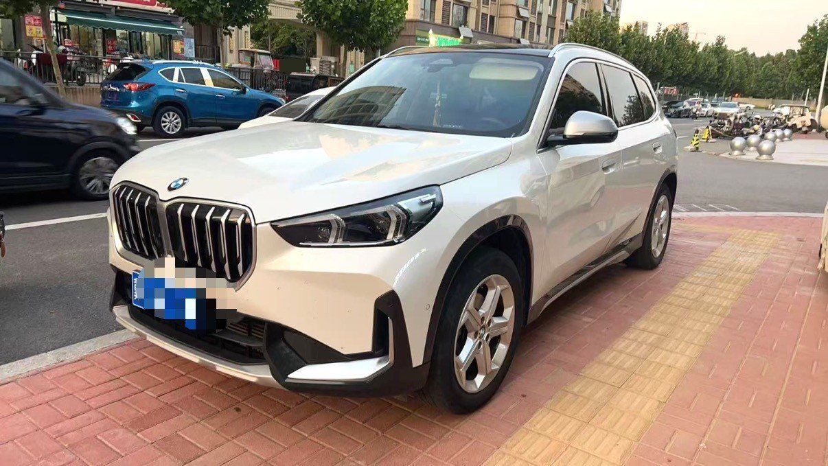 BMW X1 2024 car image 