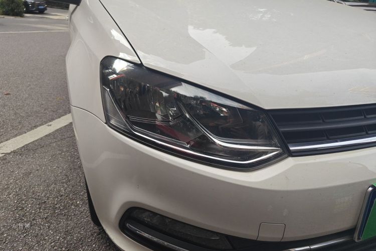 Volkswagen Polo 2017 car image #8