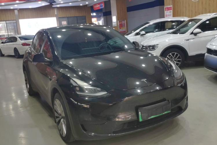Tesla Model Y 2022 #4 Tesla Model Y 2022 car image #4