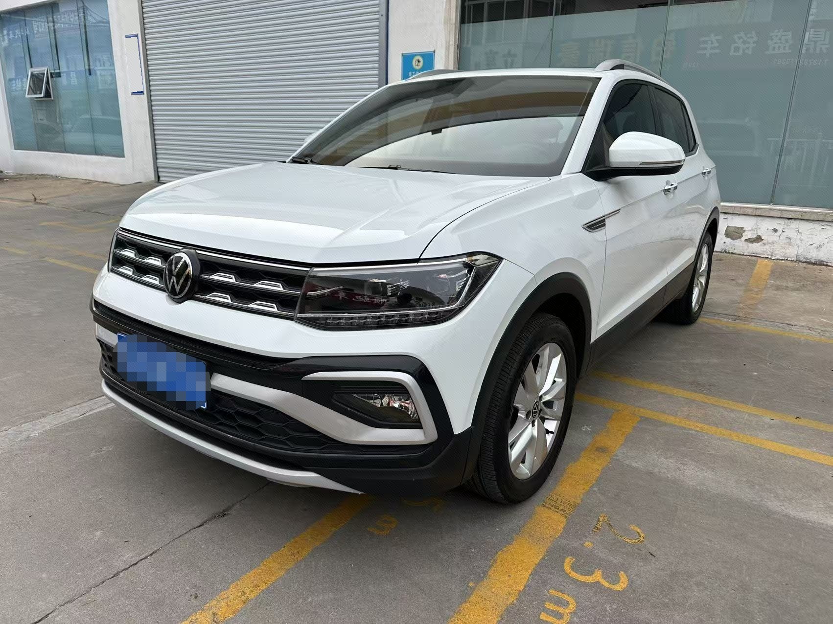 Volkswagen T-Cross 2023 car image 