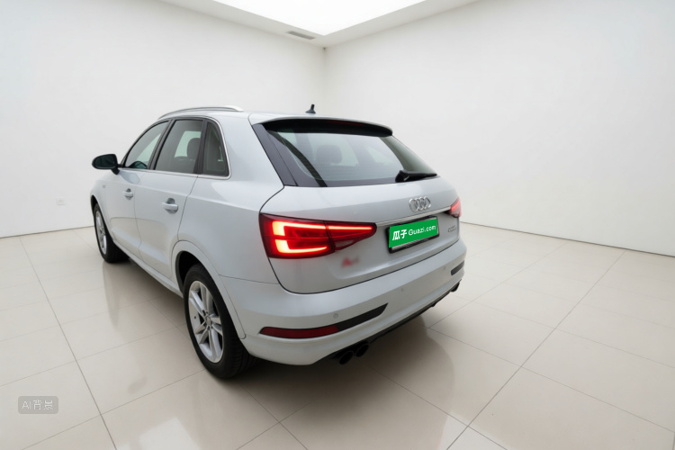 Audi Q3 2017 car image #6