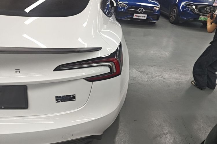 Tesla Model 3 2024 car image #8