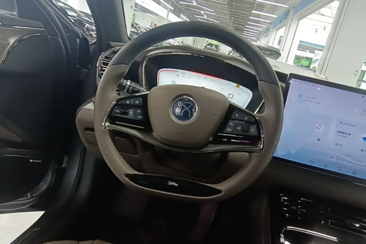 BYD Han 2023 car image #11