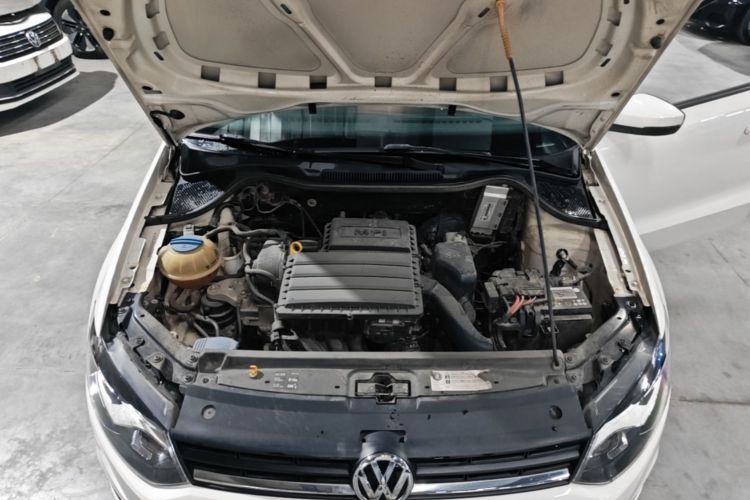 Volkswagen Polo 2016 car image #20