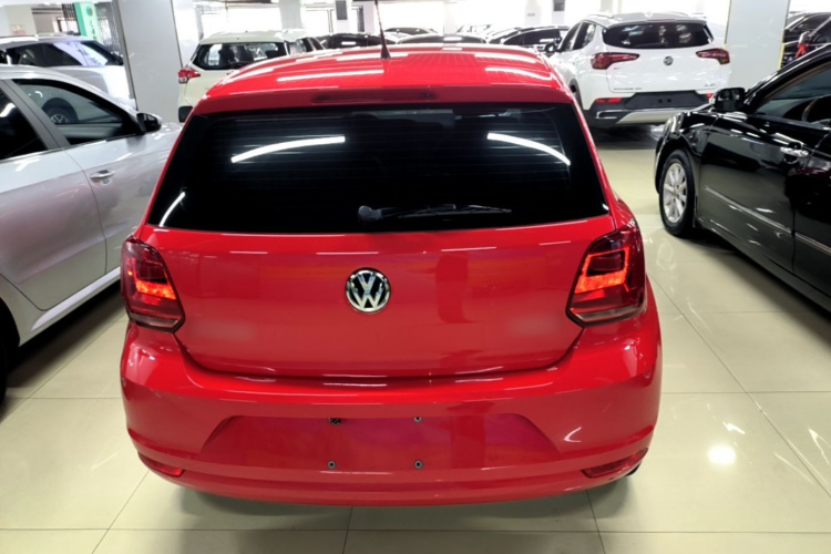 Volkswagen Polo 2017 car image #6