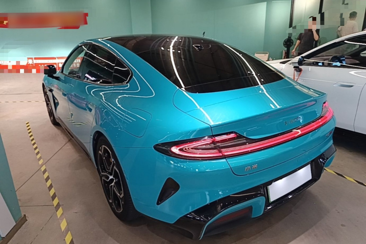 MI SU7 2024 immagine di auto #5