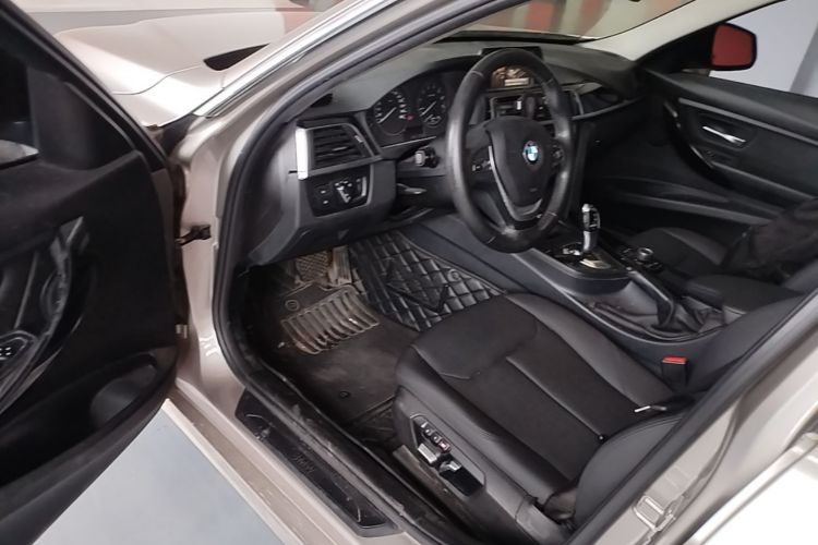 BMW 3 Series 2017 #16 BMW 3 Series 2017 car image #16