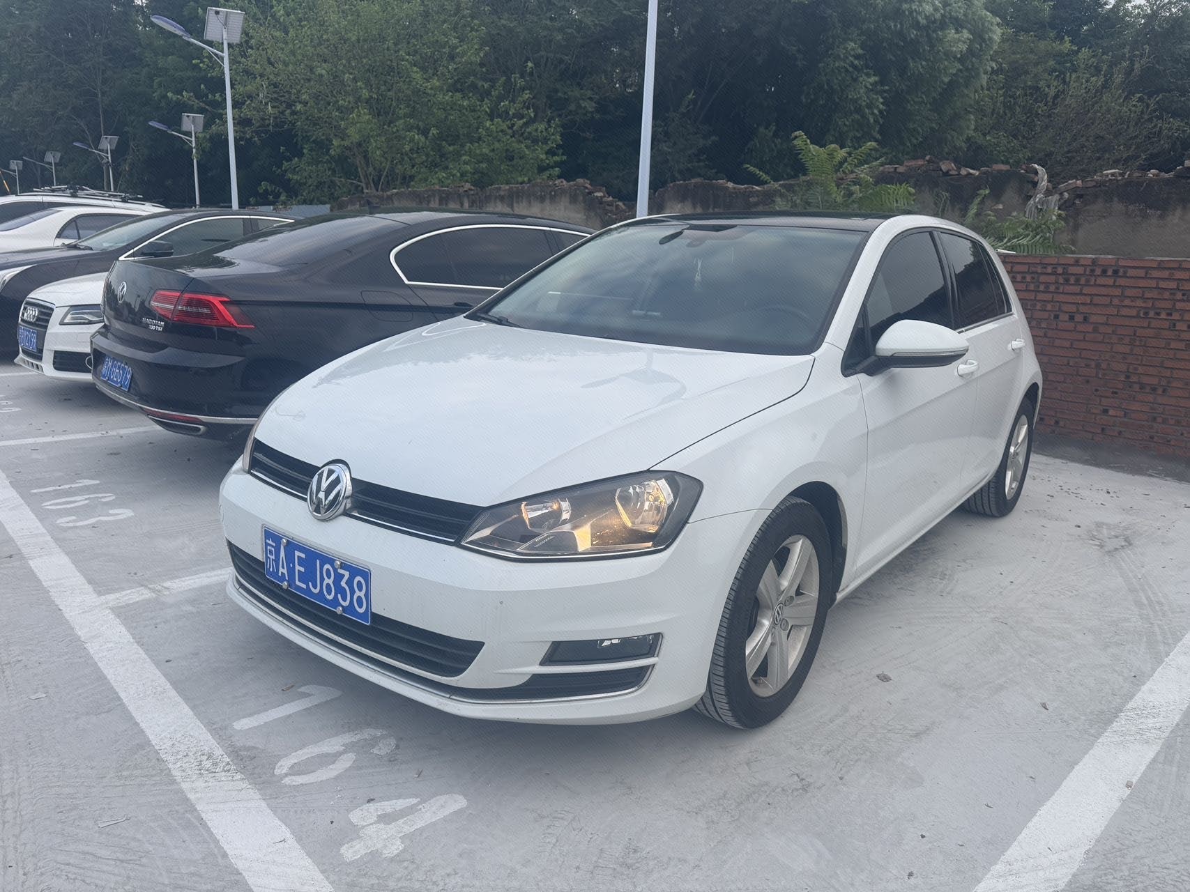 Volkswagen Golf 2014 car image 