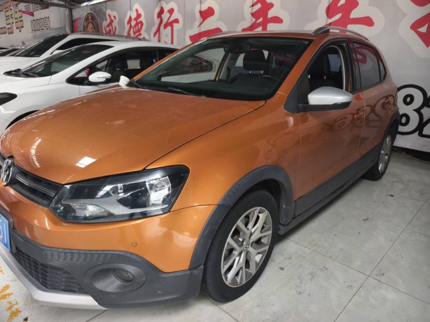 Volkswagen Polo 2015 Volkswagen Polo 2015 immagine di auto
