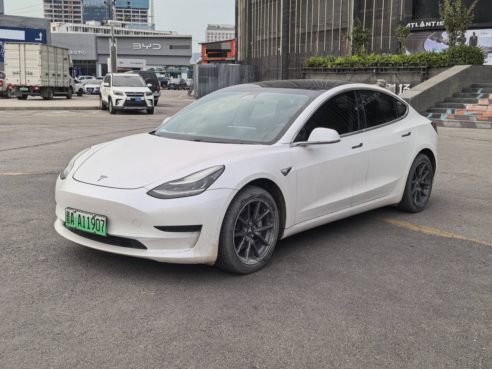 Tesla Model 3 2020 car image 