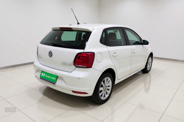 Volkswagen Polo 2014 car image #7