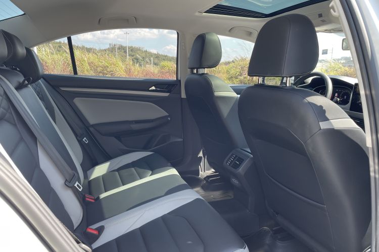 Volkswagen Bora 2023 imagen de coche #14