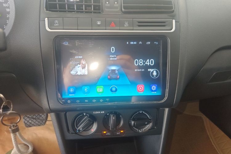 Volkswagen Polo 2018 car image #17