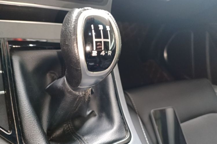 GEELY Emgrand 2018 car image #14