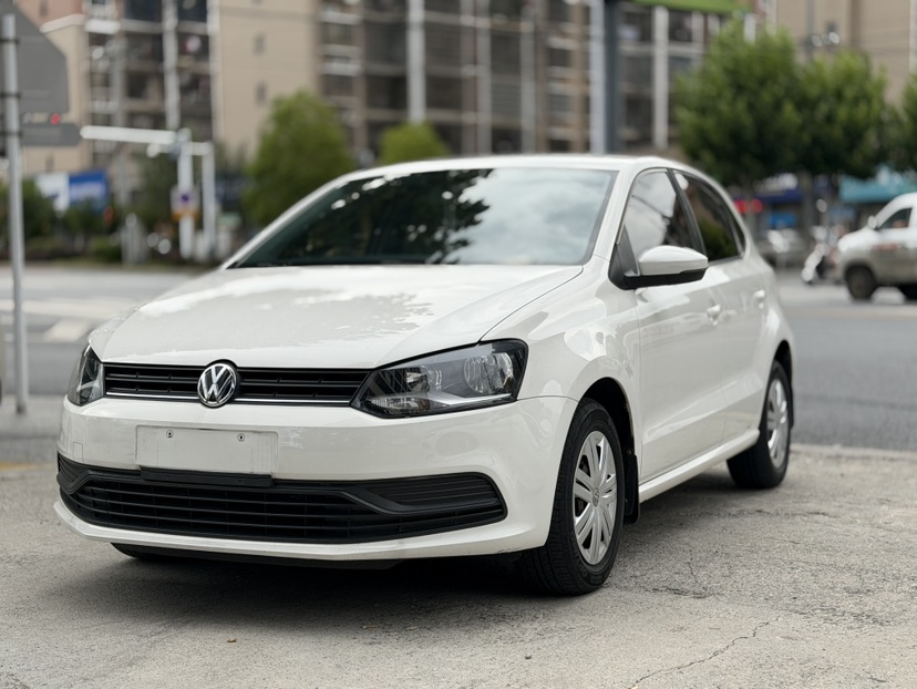 Volkswagen Polo 2017 car image #2