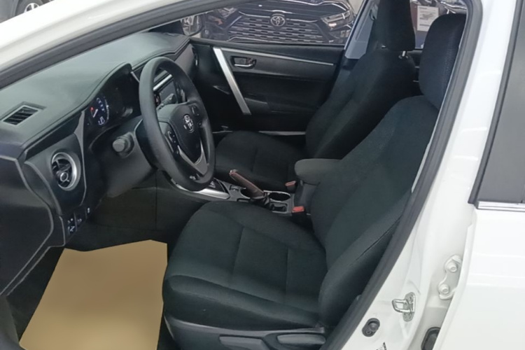 Toyota Corolla 2017 #15 Toyota Corolla 2017 car image #15