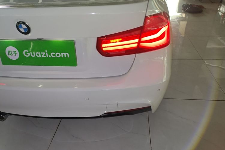 BMW 3 Series 2018 #8 BMW 3 Series 2018 car image #8