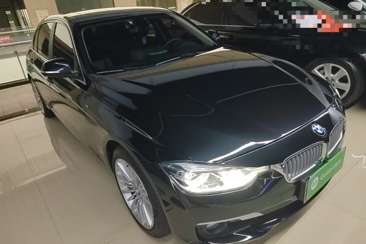 BMW 3 Series 2018 car image #6